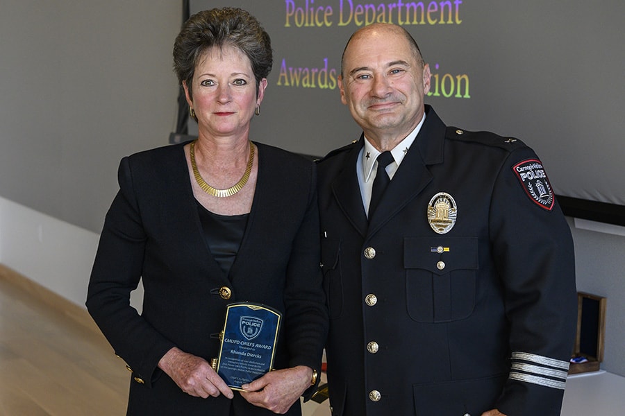 Image of Rhonda Diercks with Cheif Ogden