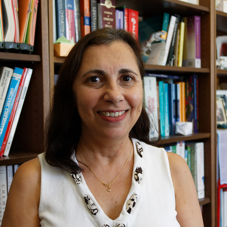 Dr. Gloria Silva