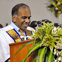 Dr. Suresh receiving degree from IIT