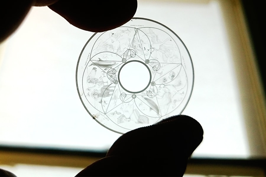 Image of a platinum-engraved sapphire disk.