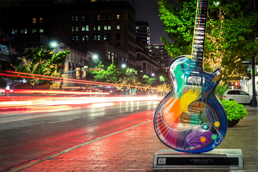 Image of a guitar statue on an Austin street