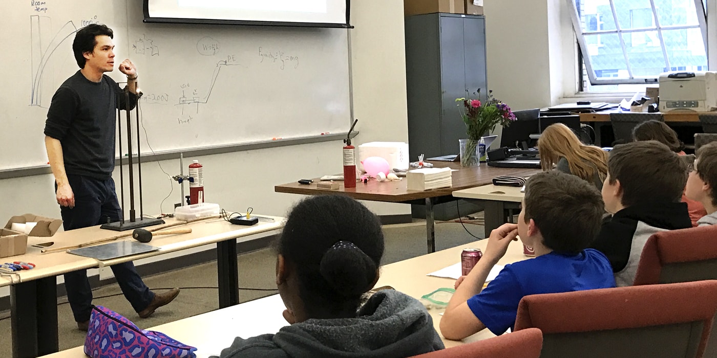 Prof. Ben Hunt lectures at the Physics Outreach Program