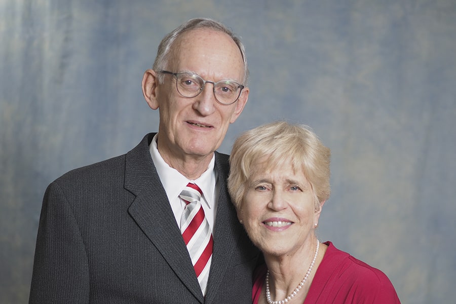 portrait of Michael and Lonna Smith