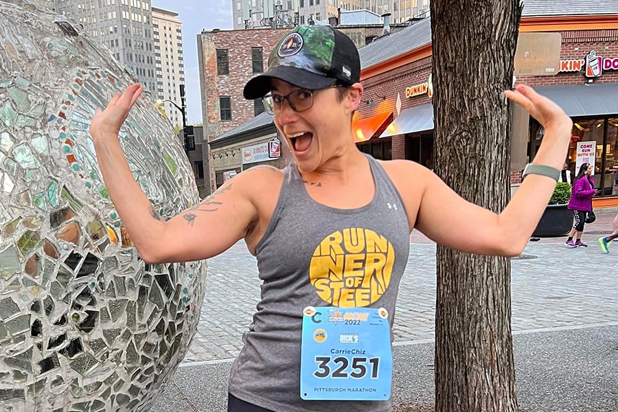 Carrie Chisholm strikes a pose at the 2022 Pittsburgh Marathon