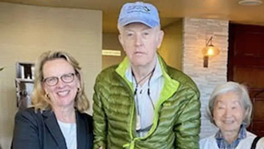 Former Glen de Vries Dean of the Mellon College of Science, Rebecca Doerge, Carl Jones and Amy Jones.