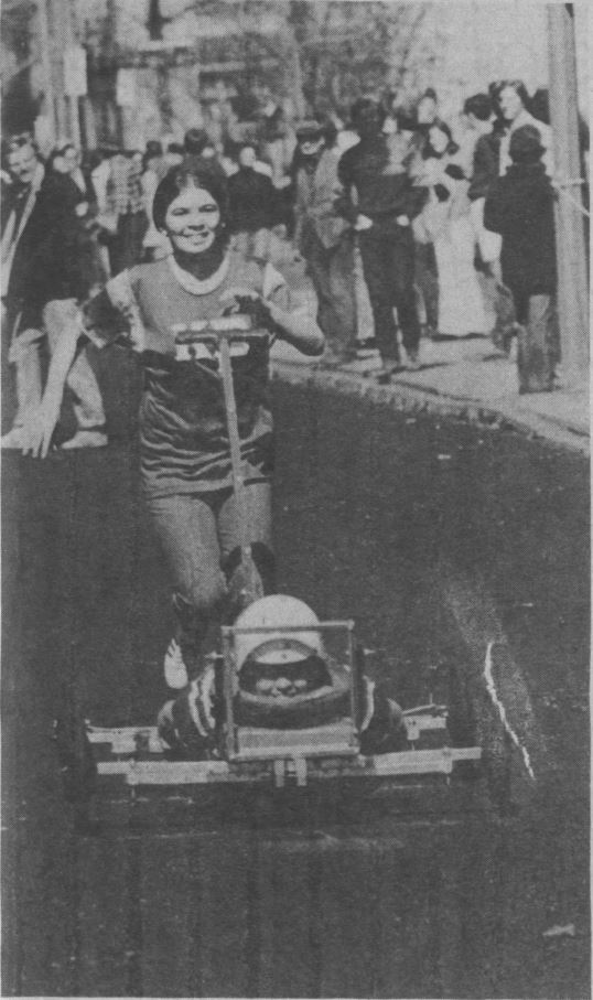 1972-kapsig-little-sisters-pushing-kapsig-buggy-from-04-25-1972-tartan.jpg