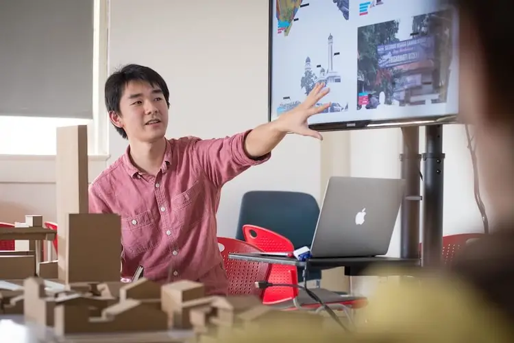 Student discusses his Architecture project work