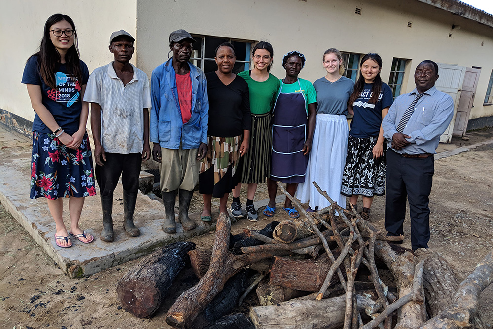 CMU students with kitchen staff