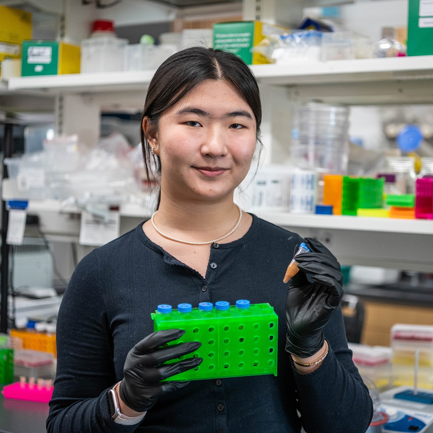 Cindy Jiang in a lab.