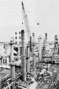 Construction of a Benzene Plant in Lima, Ohio (courtesy of Manitowoc Company, Inc.)