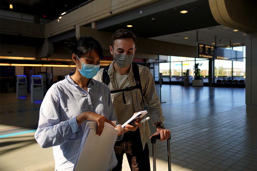 Pillai and Muentzer in Pittsburgh Airport.