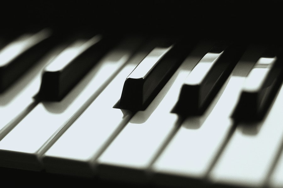 Piano keys image