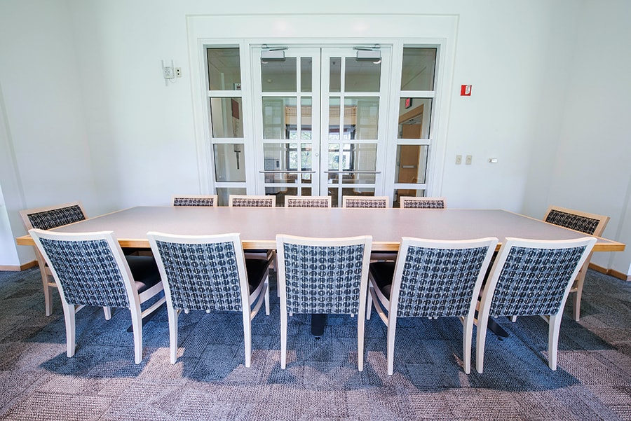 Photo of the Caffee Room looking towards the Cohon Center