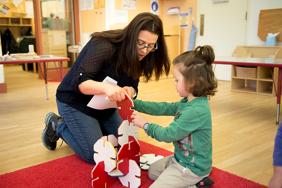 children building with blocks