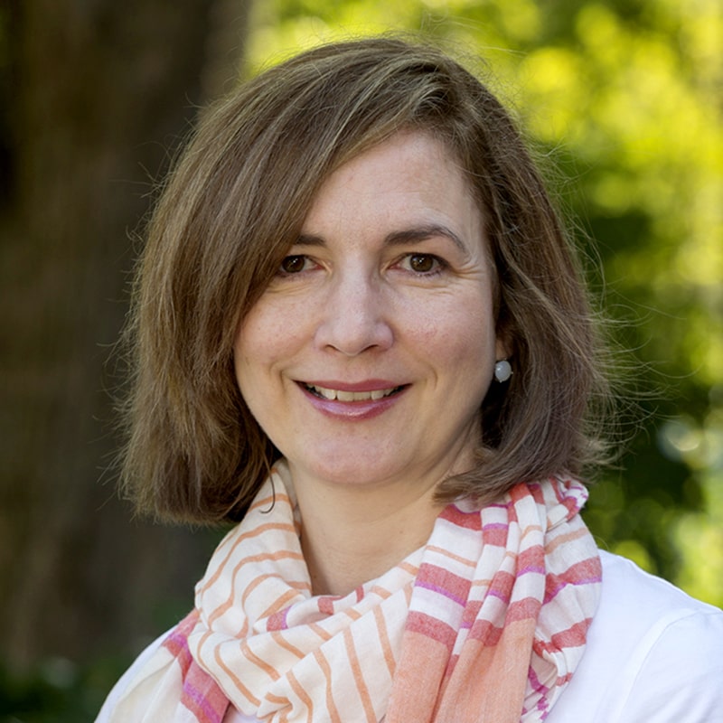Anne Lambright Headshot