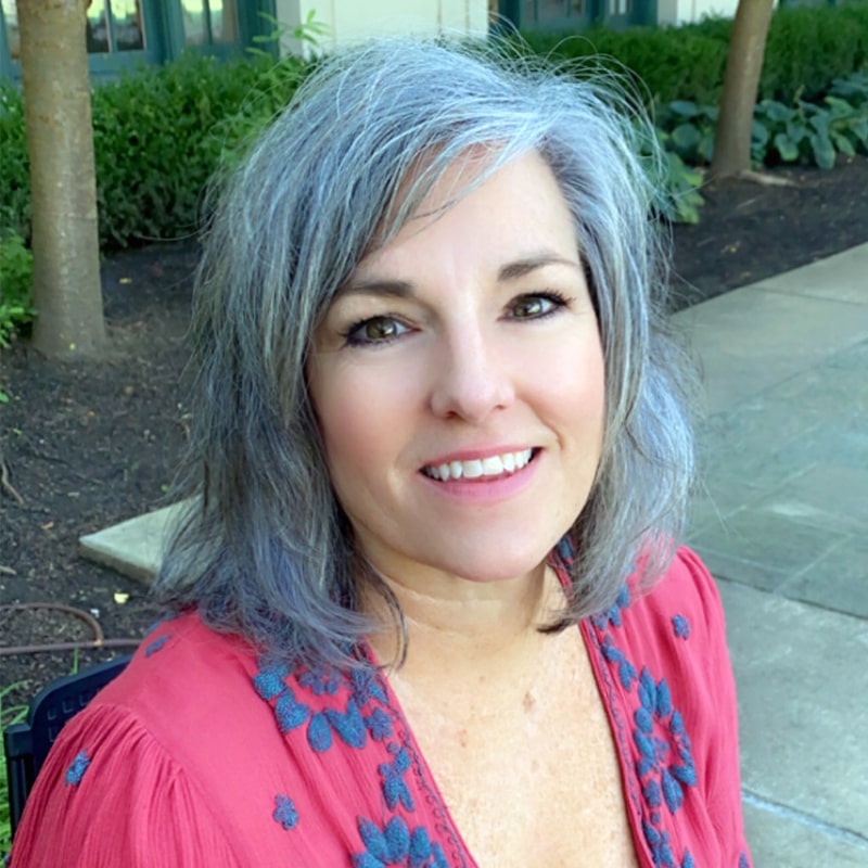 Donna Perovich Headshot