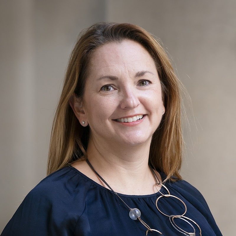 Lori Holt Headshot