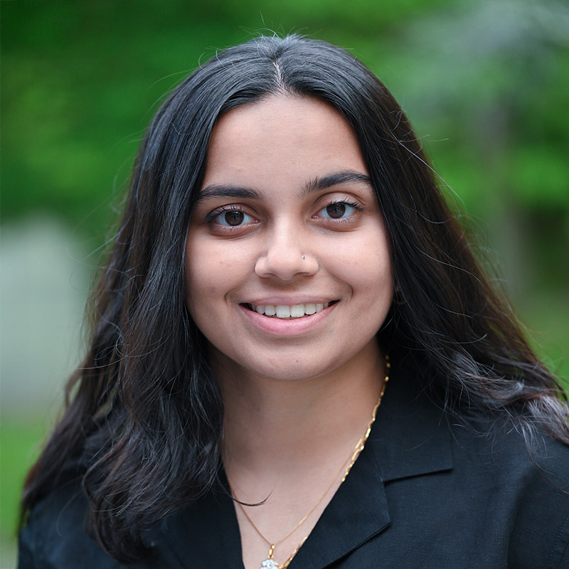 Esha Mukherjee headshot