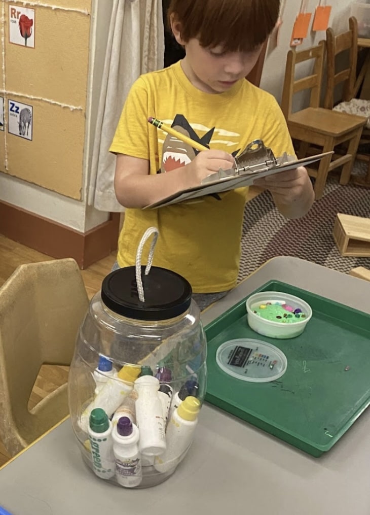 a student estimates how many items are in the jar