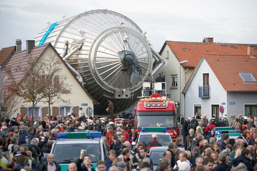 transporting the electromagnetic spectrometor through german street