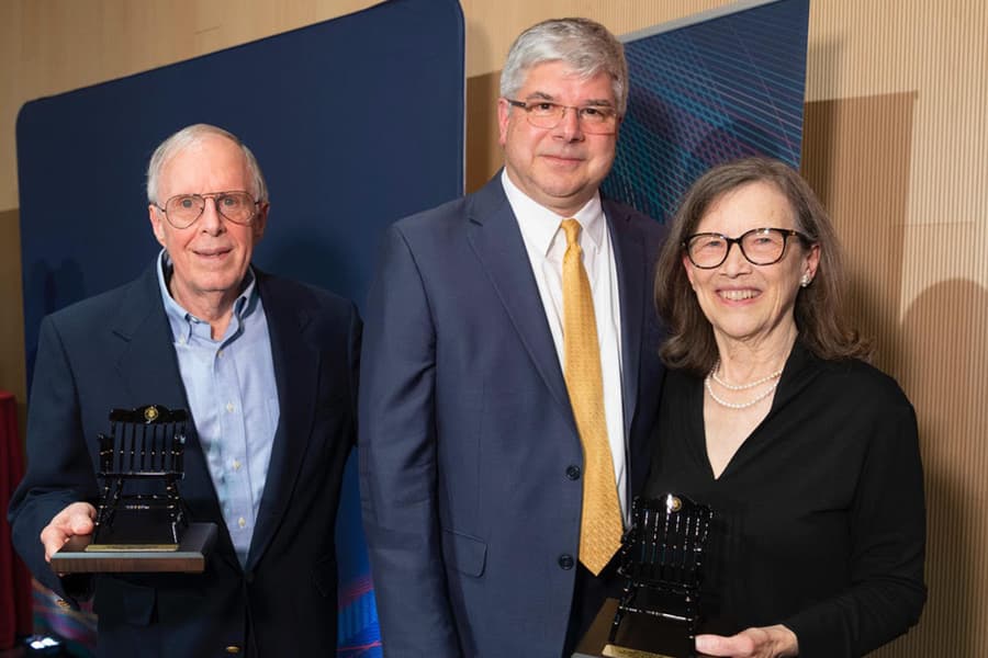 Alumnus Bill Strecker and his wife, Nancy, with Dean Bill Sanders