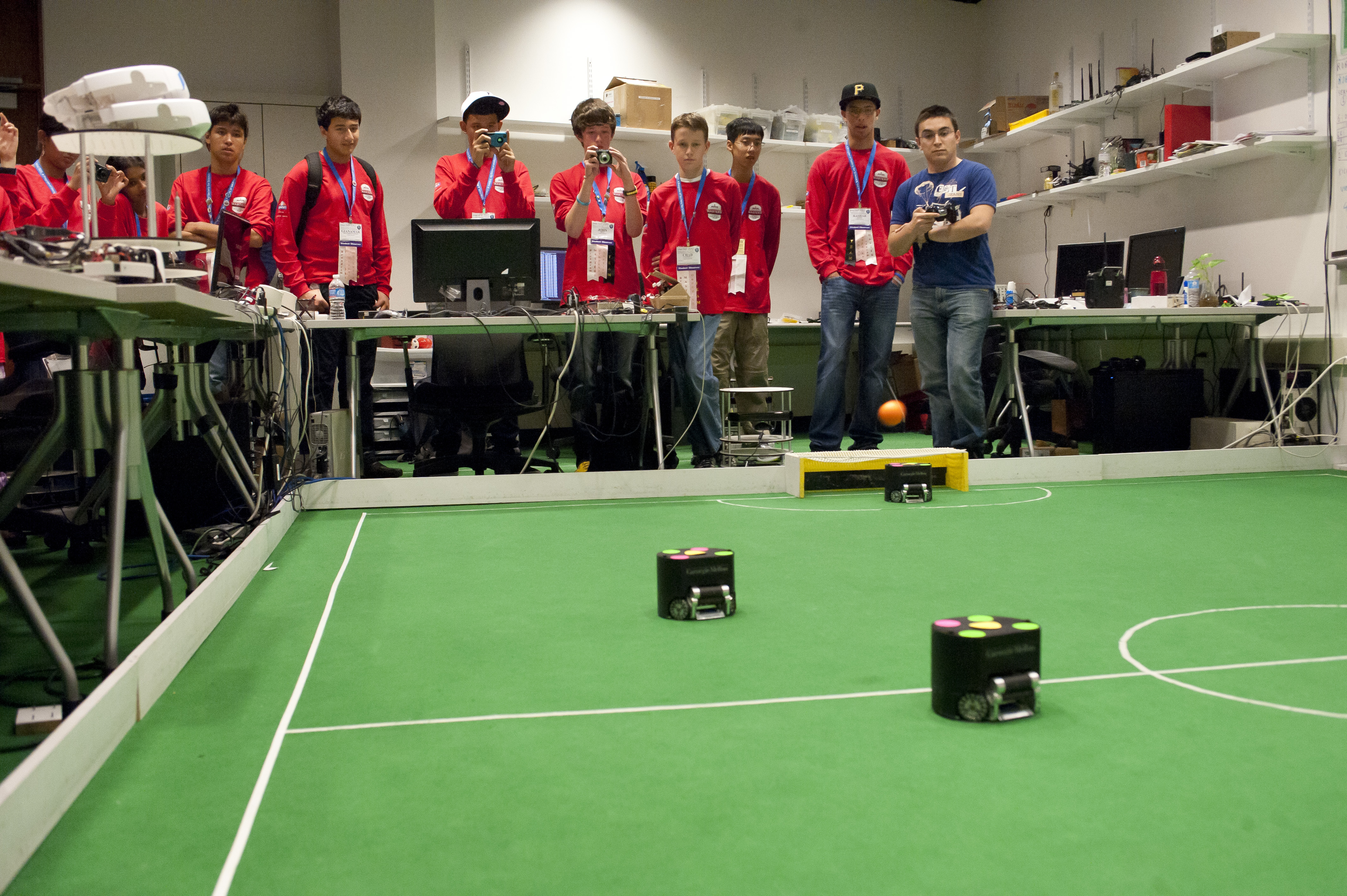 gelfand-center_lab-tours_2012_141.jpg