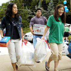 Students moving in