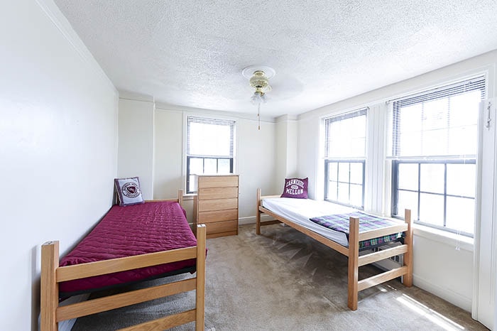 Photo of a Fairfax Apartment Double (bedroom)
