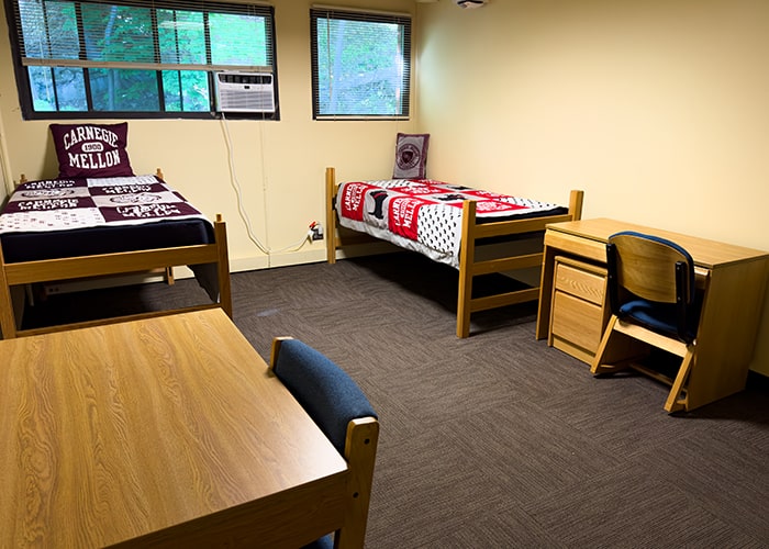 Maggie Mo First-Year Houses Bedroom