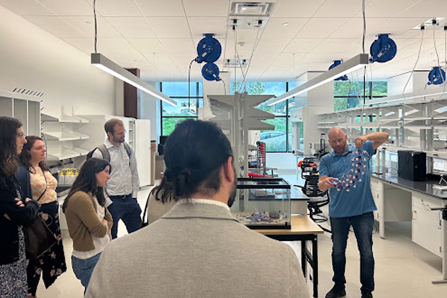 Students and faculty visit the RIC center