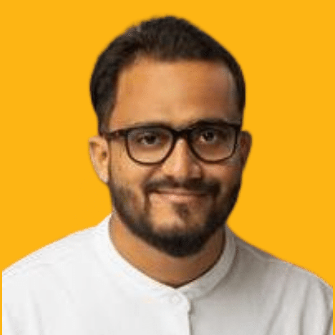 headshot of devang guar