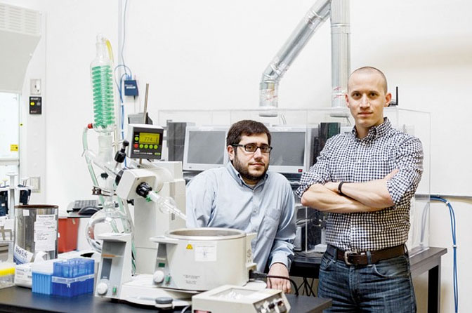 D.J. Kleinbaum (right) and Brian Frezza in Emerald Therapeutics lab