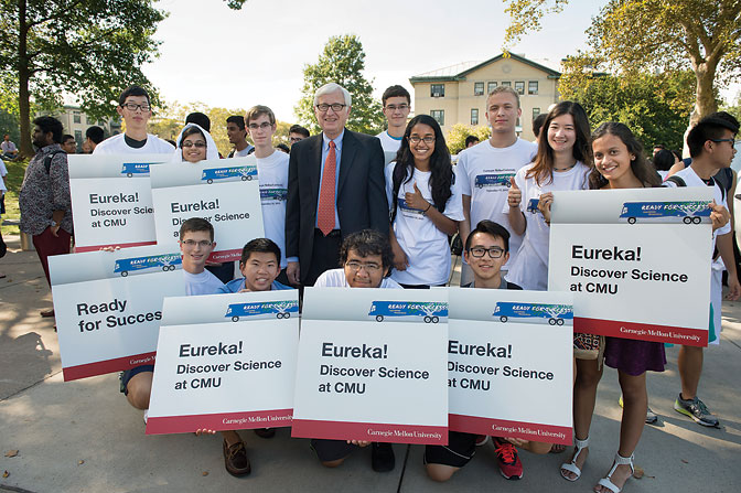 photo of Dean Fred Gilman with students