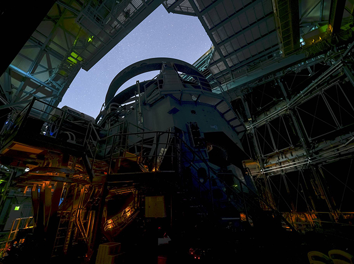 An image of a massive telescope within a dome
