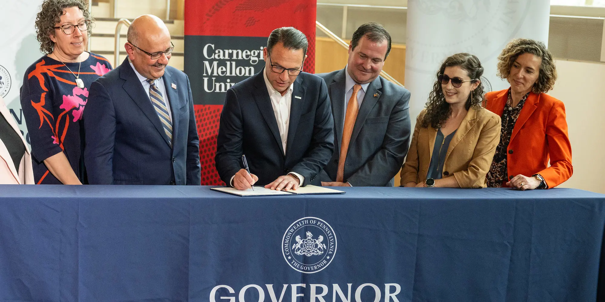 Gov. Shapiro visits Carnegie Mellon.