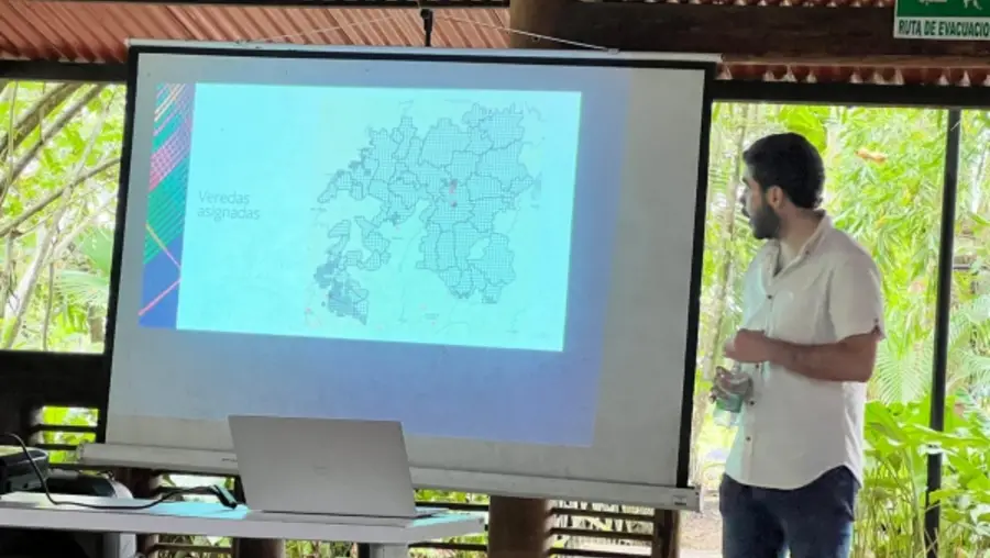 Mateo Dulce Rubio presenting RELand