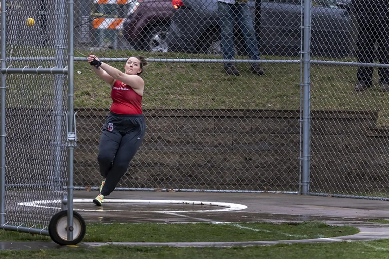 hammer-thrower-noneman-900x600-min.jpg