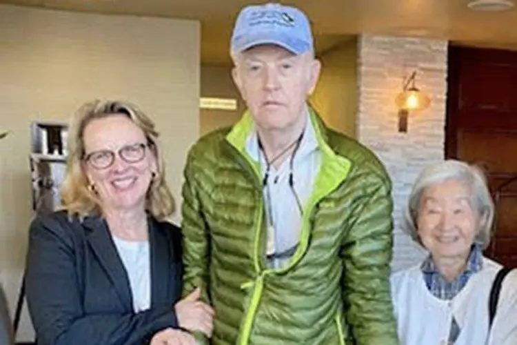 Former Glen de Vries Dean of the Mellon College of Science, Rebecca Doerge, Carl Jones and Amy Jones.