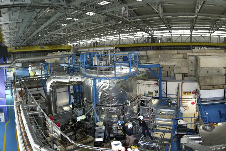 Large particle laboratory