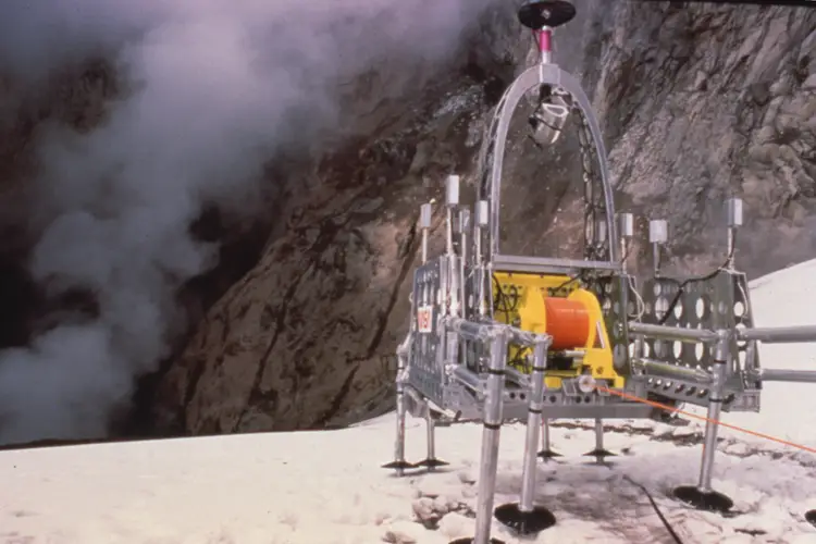 Dante II in Alaska descending into Mt. Spurr. Courtesy of Carnegie Mellon University Archives, Robotics Institute Records.