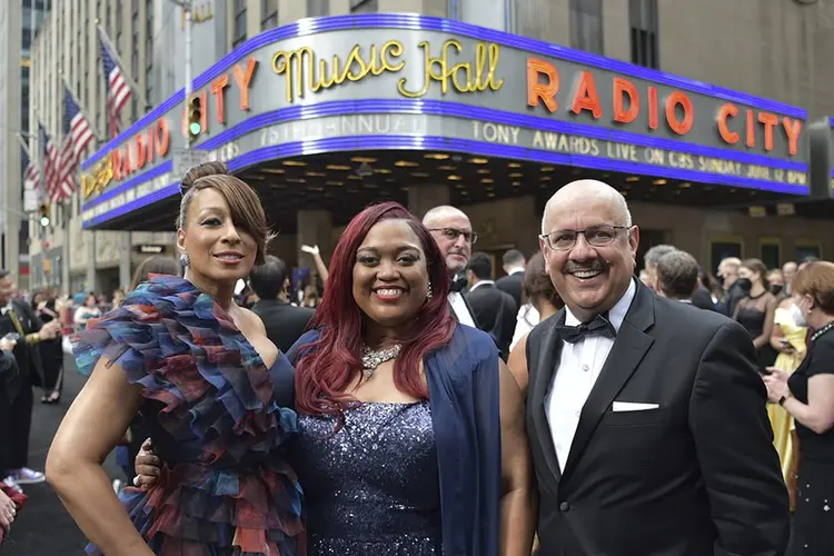 tony-awards-900x600-min.jpg