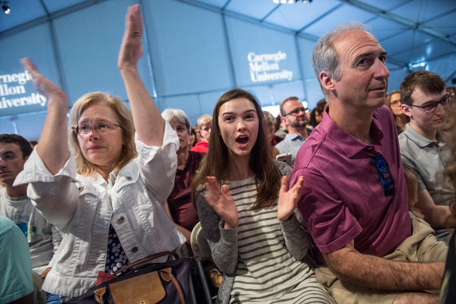 Image of an incoming student and parents