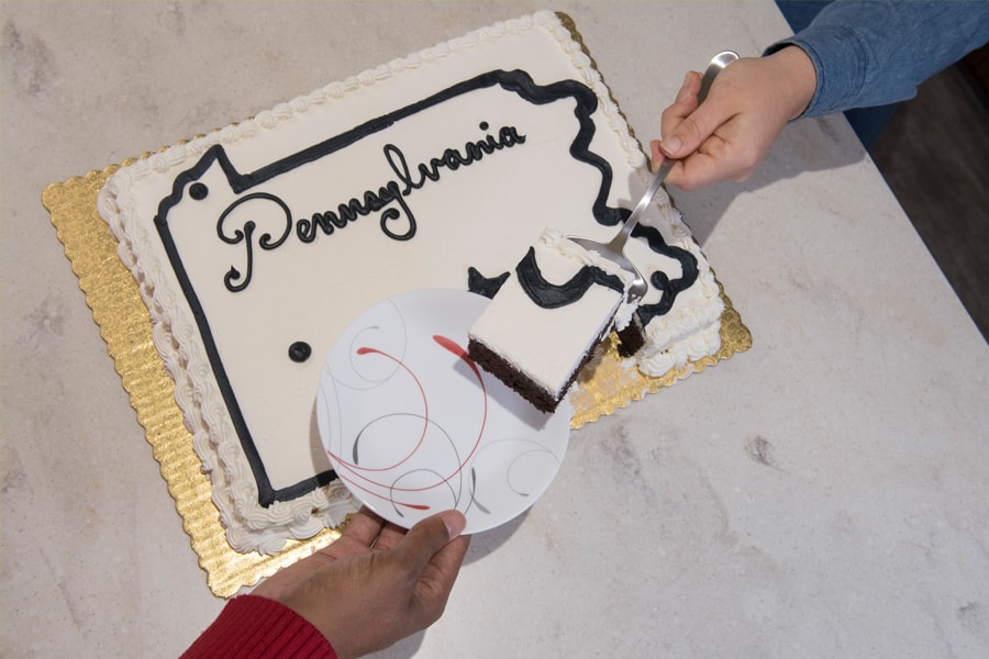 Image of cake cutting