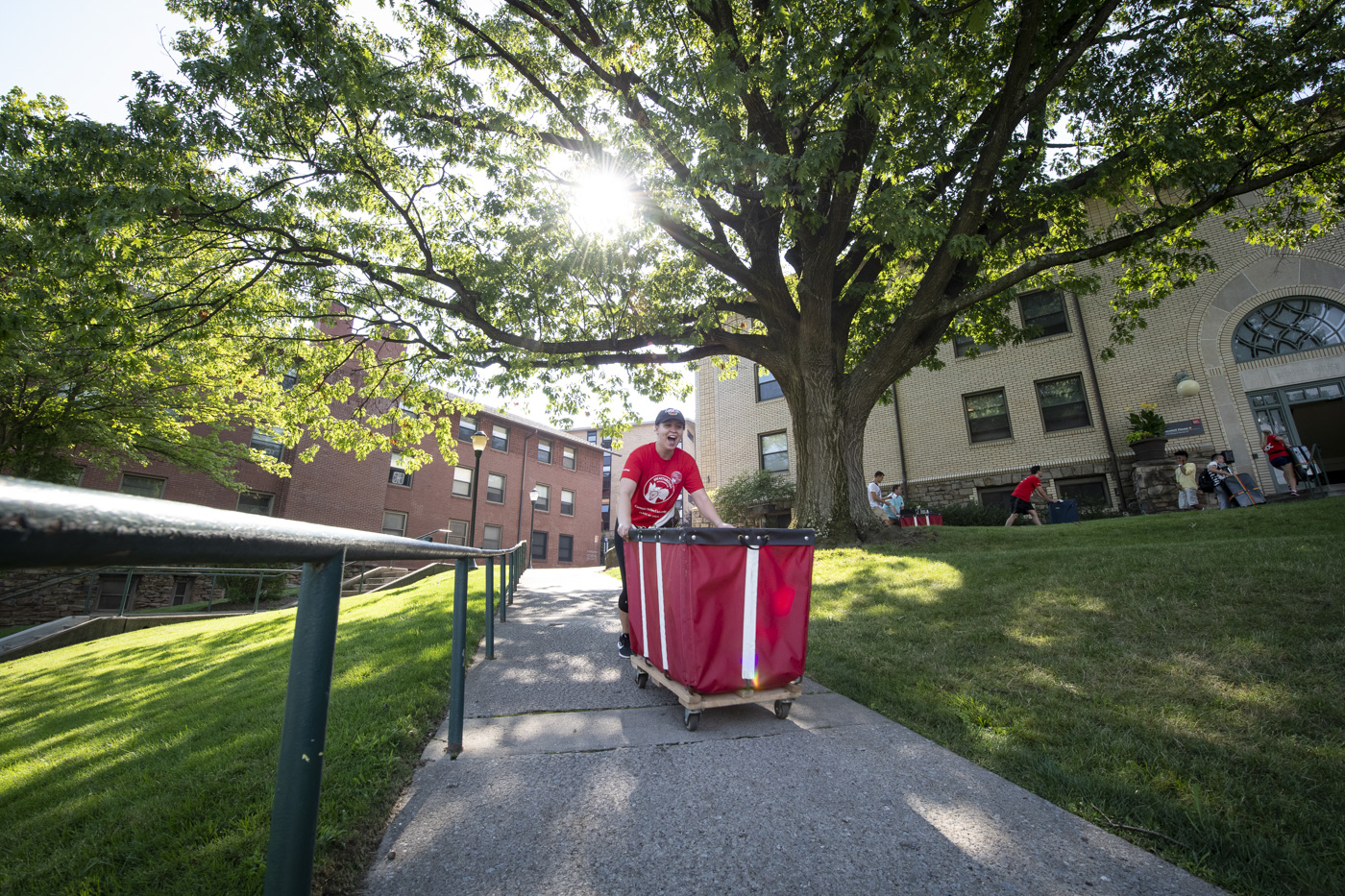 A photo of students moving onto CMU campus.