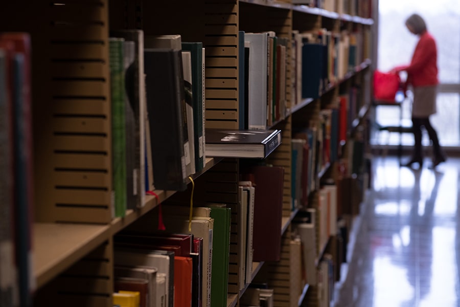 libraries-continue-to-connect-community-900x600-min.jpg