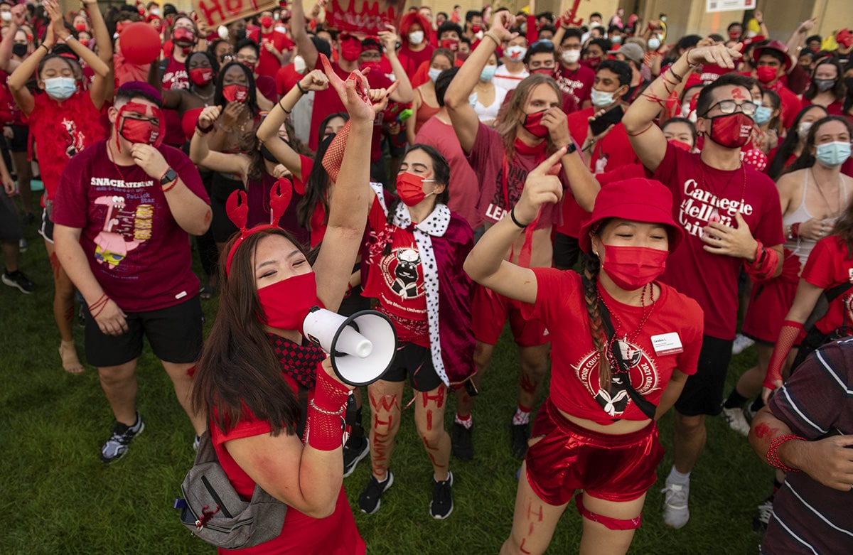 Students participate in House Wars