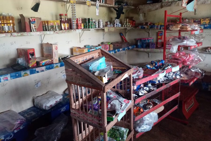 Many people in rural Panama rely on kiosks to purchase basic foods. CMU students supported a kiosk owner in creating an inventory tracking system for her business.