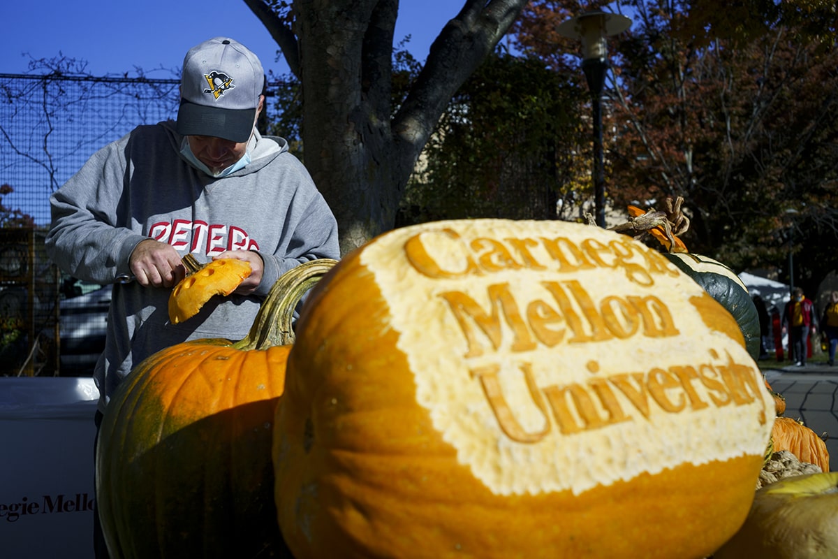 A pumpkin carver