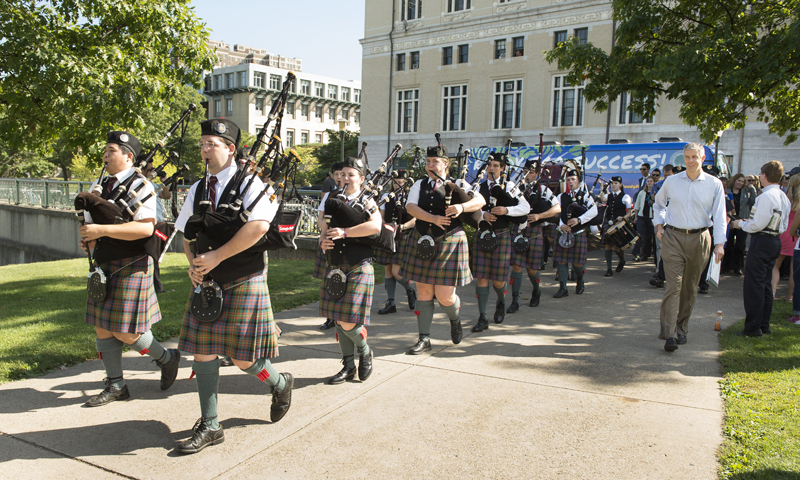 Pipers and Arne Duncan