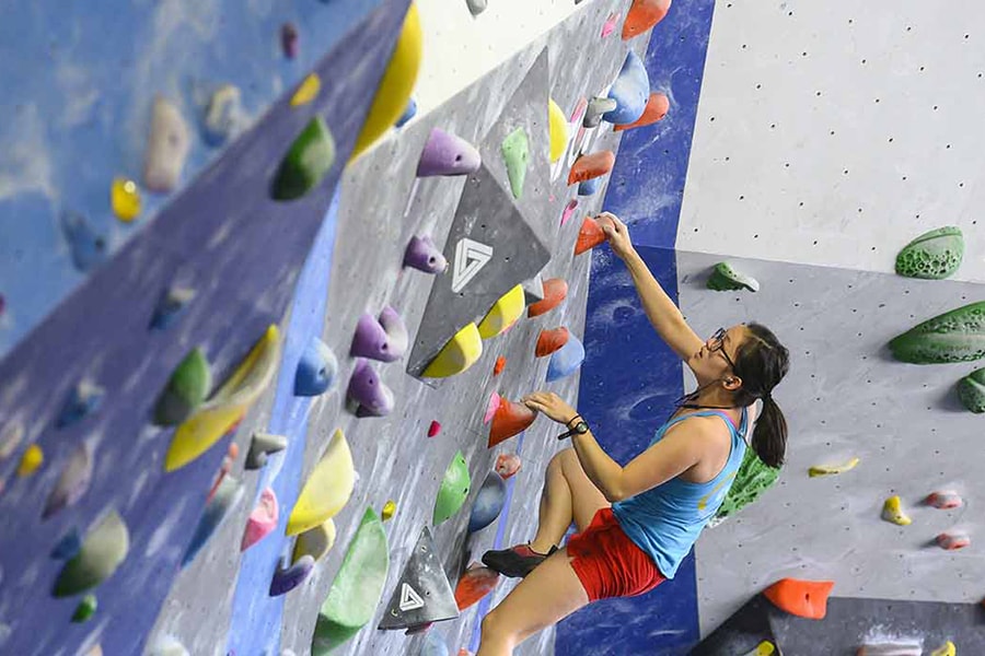 image of climbing club